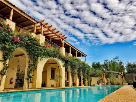 La Casa di Beatrice Отели рядом с достопримечательностью «South Farm Panglao Bohol»