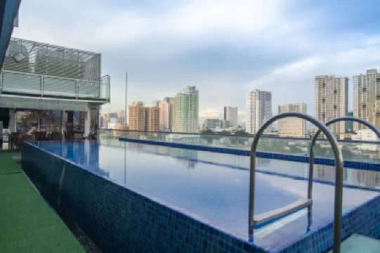 ARK Hostel City Center Manila فنادق في 