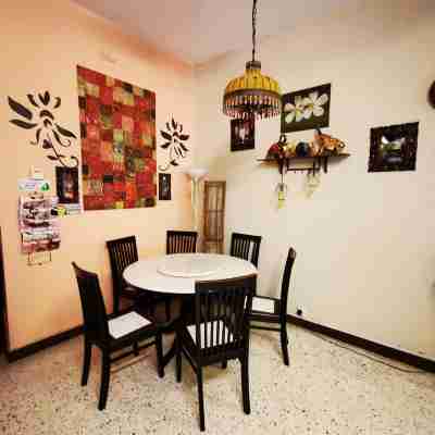 Dou Houz Gurney Dining/Meeting Rooms