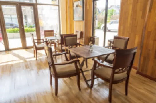 Yiyi Wenquan Chinese Inn (Tourism Service Center of West Changbai Mountain)