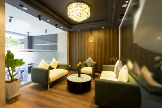 La Airport Tan Binh Hotel Отели рядом с Аэропорт Таншоннят