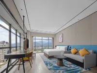 Hilton Garden Inn Ganzhou Longnan Hotel dekat Pedestrian Street (South Entrance & Exit)