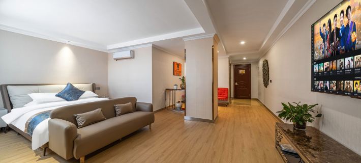 Bai Li Hotel Hotele w: Zhenjiang
