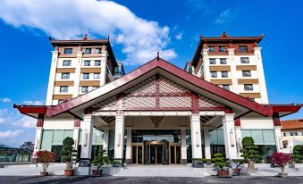 Grand Hotel Mangshi Shengshui Lake