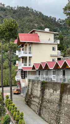 Hotel Chail Retreat-A Boutique Resort
