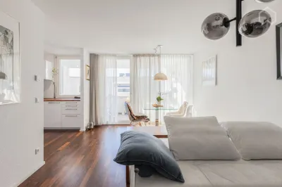 EXQUIS 2BR Luxury Apt. ROLF BENZ | Parking | Centre | Kitchen | Pick-up Service Airport