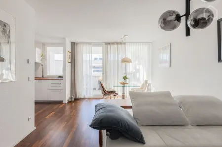 EXQUIS 2BR Luxury Apt. ROLF BENZ | Parking | Centre | Kitchen | Pick-up Service Airport