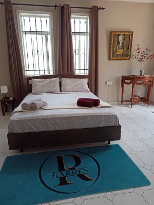 R Garden studio 1 Hotels near Dodo Quest