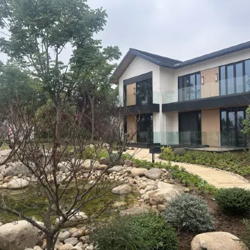 Floral Hotel · Bengbu Sanzhi Xiaolu Hotel