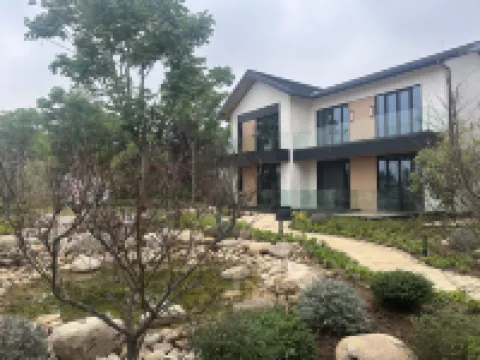 Floral Hotel · Bengbu Sanzhi Xiaolu Hotel