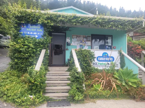 Dickson Holiday Park Hotels in Thames