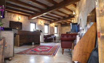 Hira Cave Hotel