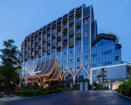 Wyndham Grand Xishuangbanna Resort Hotels in Jinghong