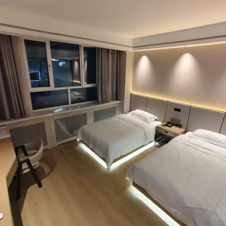 Bole Meihua Express Hotel (Youhao Fashion Shopping Center)