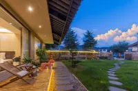Accompanied by hidden snow and mountain views, a beautiful overnight stay