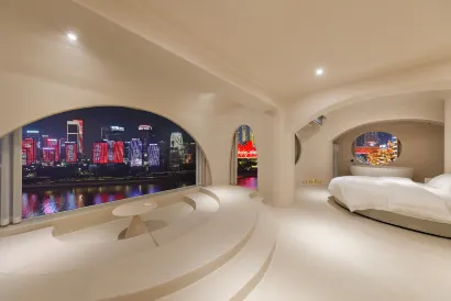 Moon· Guang Jiangjing Guest House (Jiefangbei Hongyadong Branch)
