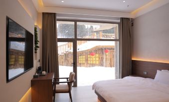 Snow Town Yishan Snow Hotel (Snow Yun Street Branch)