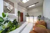 Zhongshang Yiju Sports Theme Cinema Apartment (Nanjing South Railway Station North Square)