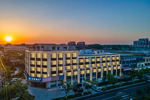 Hanting Hotel (Anxin Baiyangdian Everbright City Branch, Xiong'an New Area)