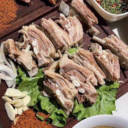 Xinyuan Shuaifu Farmhouse Restaurant