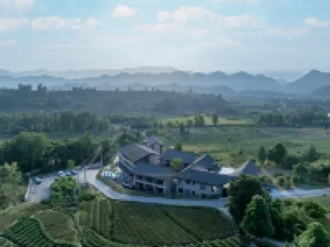 Tongqu Jiaguanli Private Hot Spring Resort Inn, Qionglai