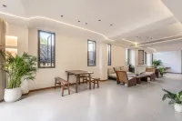Yuefeng Light Luxury Hotel (Xijiang Qianhu Miao Village Scenic Area Liuhao Fengyuqiao)