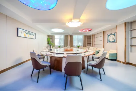 Yilong Hotel (Xi'an Baqiao District Dongcheng Avenue) Отели рядом с достопримечательностью «Chang'an Tower»