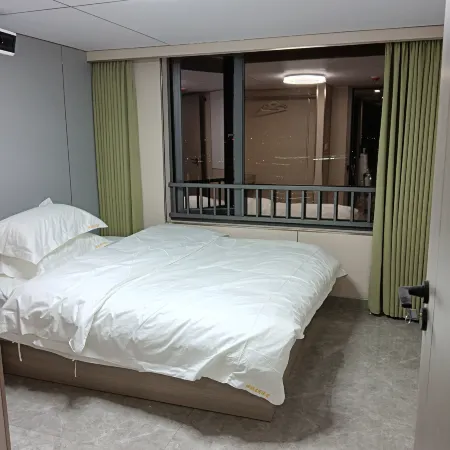Boyue Apartment (Sun Yat-sen University Affiliated Nansha Hospital Hengli Subway Station)