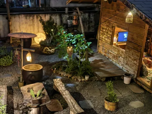 Four rooftop garden youth hostels