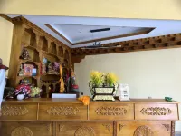 Above the Land · Yunqi Mountain Wild I Zewuzha Scenic Homestay (Zha Ga Na Darlag Observation Deck)