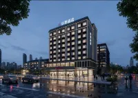 Baise Huaji Hotel (Baise High School Sports Center) - 3성급