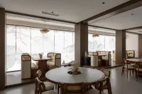 原舍·YUANSHE智能影音民宿（瓦屋山雅女湖店） - 停車場