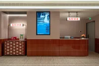 Hello Hotel(Huludao Xingcheng Ancient Town Scenic Area) - parking