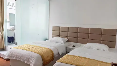 Qunxing Hotel in Ebian