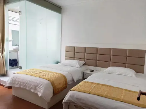 Qunxing Hotel Hotels in Ebian