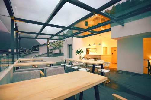 Travel of Swan Hostelling International (Wulingyuan Forest Park Logo Store)