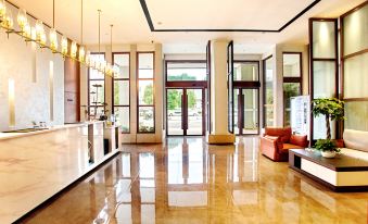 Borrman Hotel (Huaihua High Speed Railway South Station Wanda Plaza)