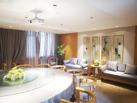 Qinlu Boutique Hotel Отели рядом с достопримечательностью «Moon Bay (Yueliang Bay, Wuyuan)»