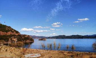 Lugu Lake Yunman · Jinghu View Inn