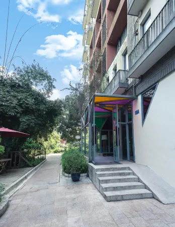 Chongqing Hairongyisheng Hotel Отели рядом с достопримечательностью «Chongqing University of Posts and Telecommunications (University City Teaching Area)»