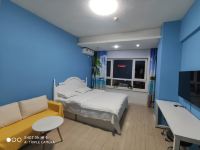 爱尚酒店式公寓(沈阳太原街万达店) - 蓝色清新主题房