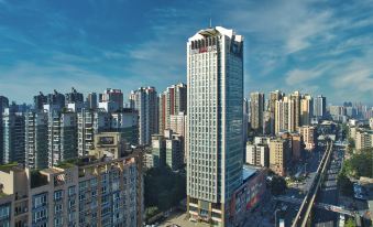 Yishang PLUS Hotel (Chongqing Nanping University of Commerce Light Rail Station Store)