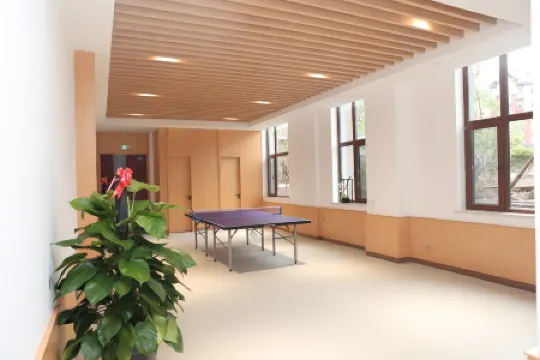 Guoxin Hot Spring Hotel (Erdao Baihe Changbaishan Railway Station)