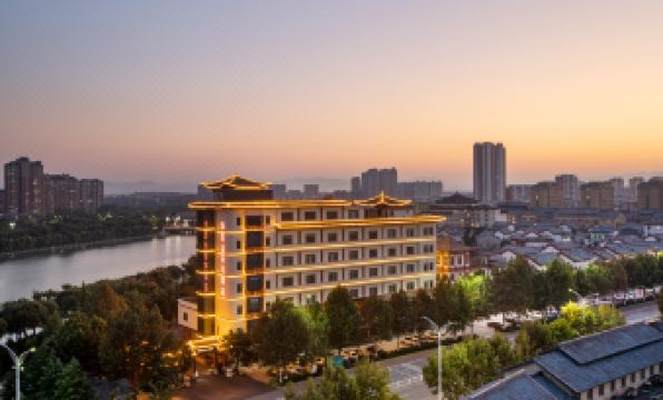 Ramada Encore by Wyndham Linqu Downtown