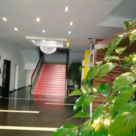 Cengong Qicai Garden Hotel