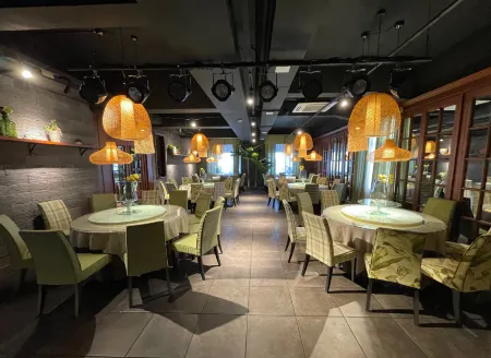 Huasu Yunshang Boutique Hotel Отели рядом с достопримечательностью «Daqing Times Square»