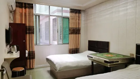 Hongye Hotel in Chongyang