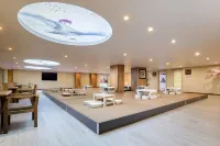 Changbai Mountain Wanda Yue Loft Hot Spring Hotel (Tourism Service Center of West Changbai Mountain) - Gym