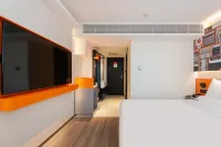 Ibis Hotel (Changchun Quan'an Plaza Airport Bus Shop) Hotels in Changchun