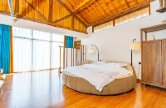 雲台山樸居湖畔民宿